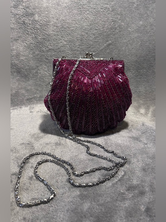 The Unbranded Brand Handbags - Retro Mini Purple Beaded Shell Bag on Silver Chain